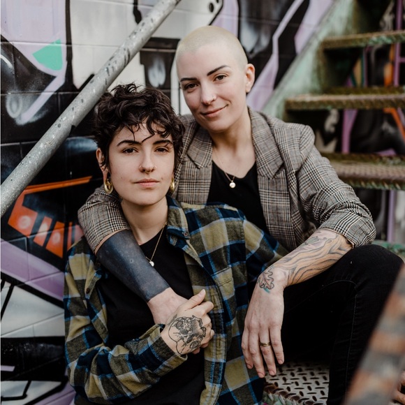 Hi! We’re your poshers, Amber & Ev 🖤✨ - Picture 4 of 5